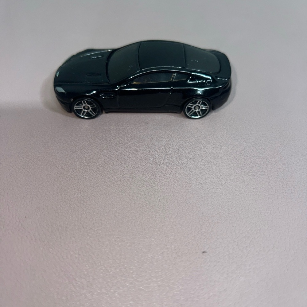 Hot Wheels ASTON MARTIN V8 VINTAGE 2005 #011 - Faster Than Ever PR5 Loose Ex Con